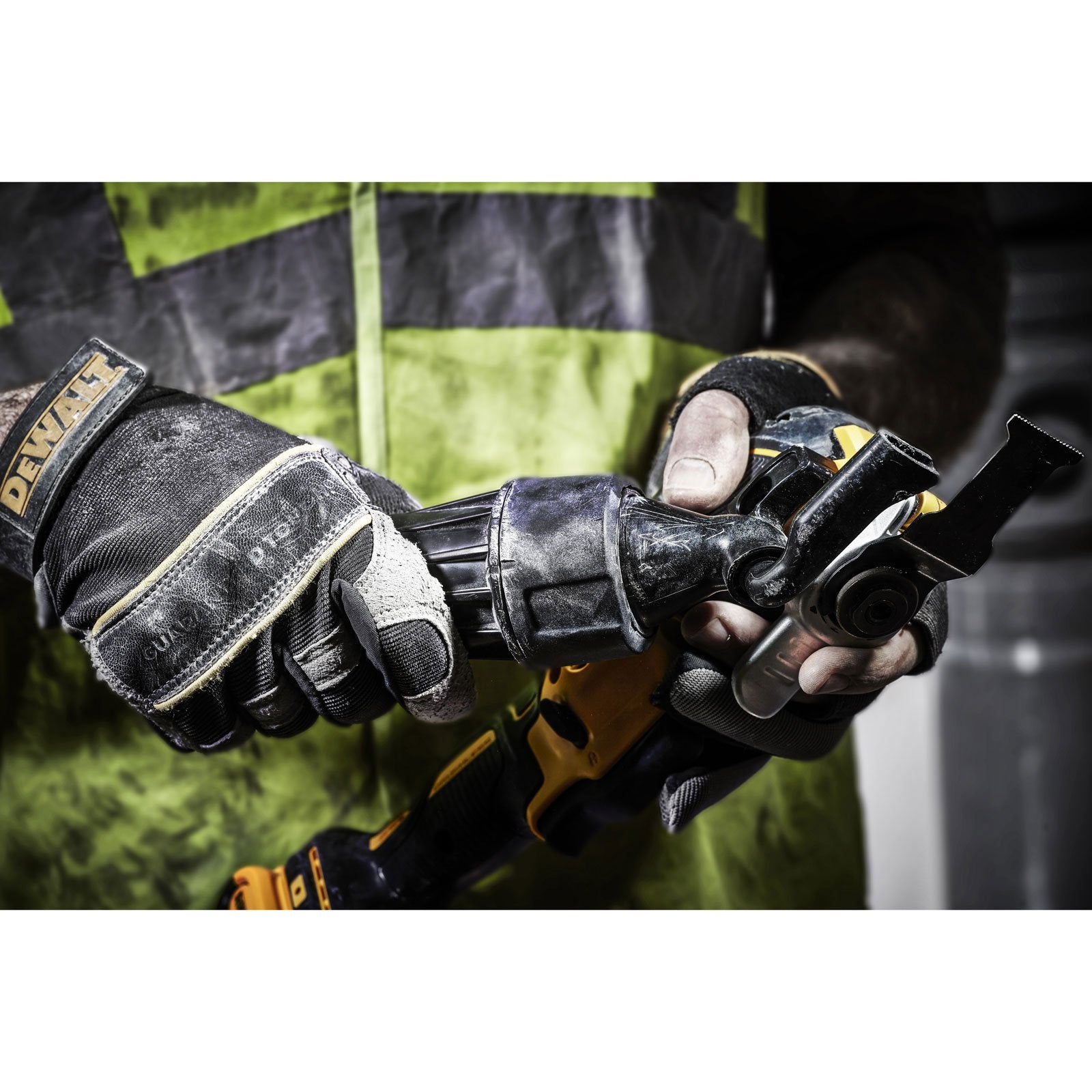 Dewalt DCS355M1-GB 18V Li-Ion Cordless Brushless Oscillating Multi-Tool